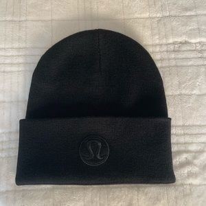 Lululemon Black Logo beanie, One Size